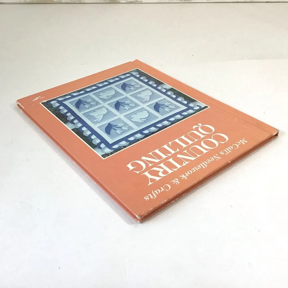 1992 McCalls Needlework & Crafts Country Quilting Hardcover Book Vintage Project